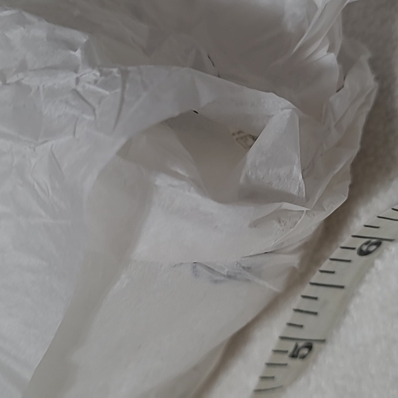 PARTY LIFE GLO LITE THE WORLD'S BRIGHTEST PILAR CANDLE ICES SNOWBERRIES 3"X6" - Picture 5 of 13